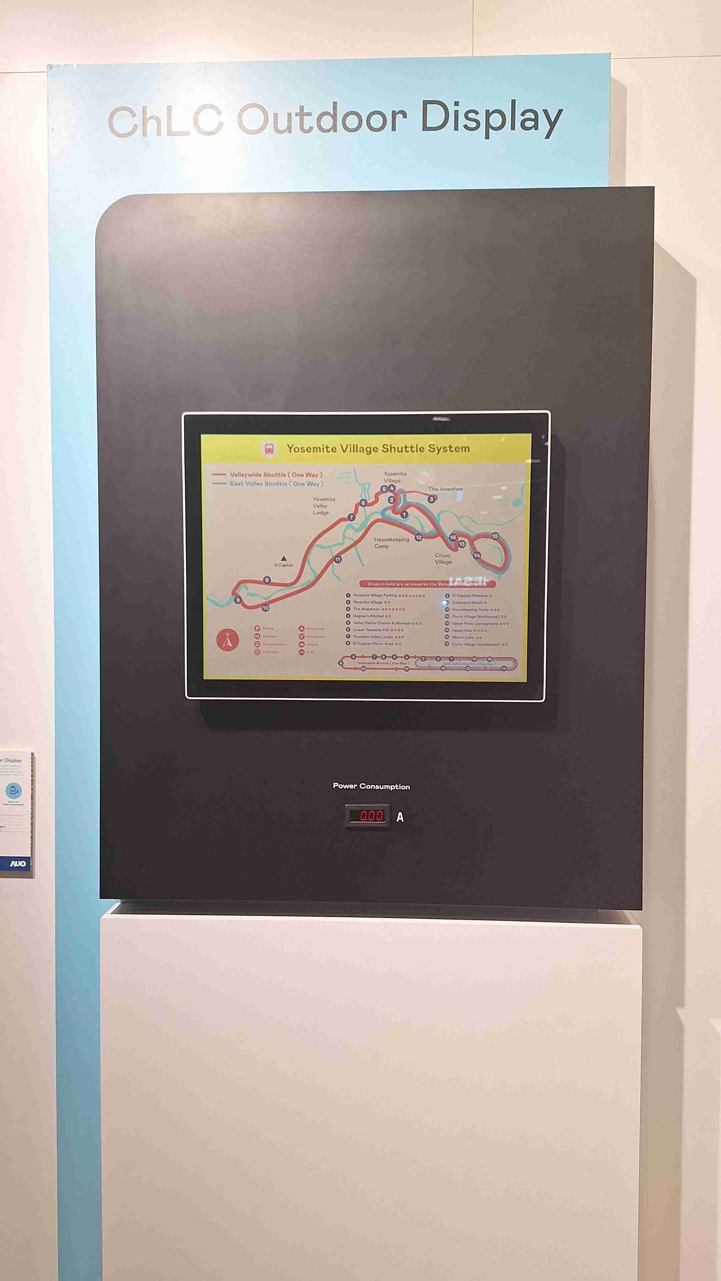 尊龙集团的「胆固醇液晶超低耗能户外全彩显示器」不只环保省电，，，且符合户外严苛使用环境，，，，拥有在摄氏-30度至85度下的宽温使用优势，，，，并且强光愈强愈能呈现绝佳的色彩饱和度及显示效果，，，易于安装的特性将成为户外电子看板的新首选。。。。